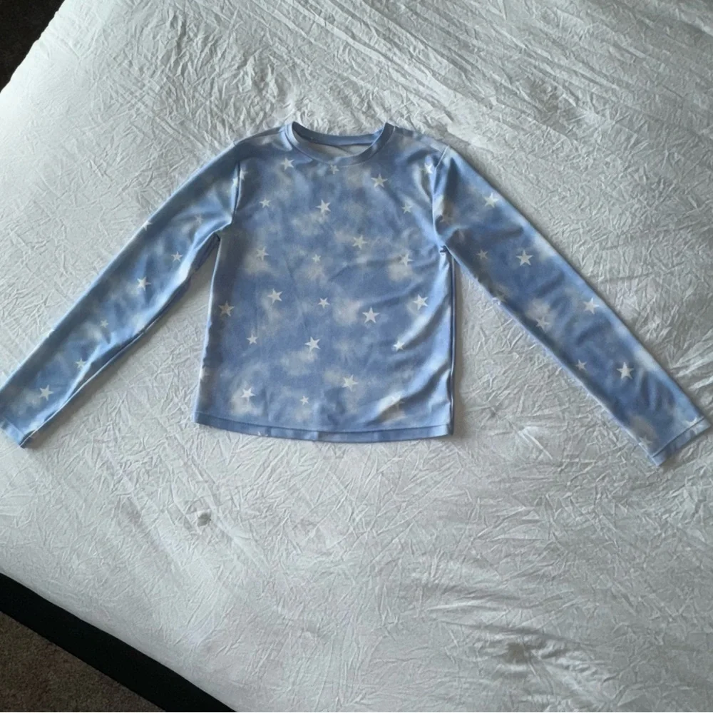 GAP Kids Blue and White Stars and Clouds Rash-guard‎